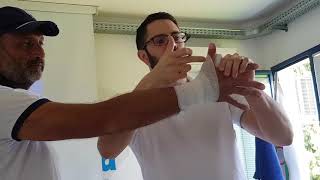 BENDAGGIO FUNZIONALE POLLICE E MANO  Functional taping thumb and hand [upl. by Ahterod480]