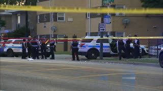 Violent deadly weekend in Chicago [upl. by Ymmor471]